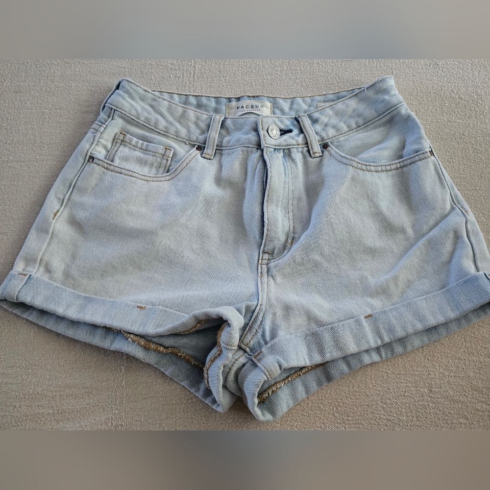 Pacsun Denim Jean Shorts Mom High Rise Cuffed Women’s Size 26 Light Blue Wash